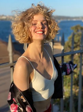 Елена Кампурис