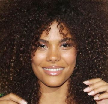 Тина Кунаки