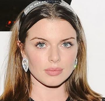 Джулия Фокс