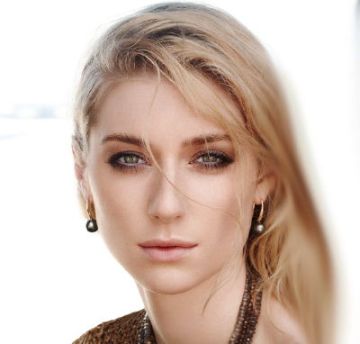 Элизабет Дебики