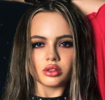 Валя Карнавал